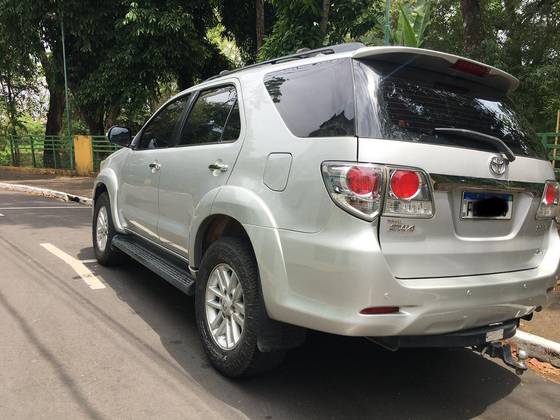 TOYOTA HILUX SW4 3.0 SRV 4X4 7 LUGARES 16V TURBO INTERCOOLER DIESEL 4P AUTOMÁTICO